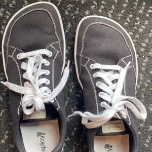 Splay Freestyle black canvas sneakers barefoot minimalist